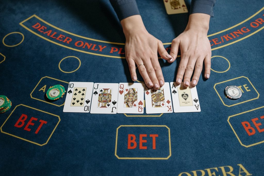What is a live casino 2022?